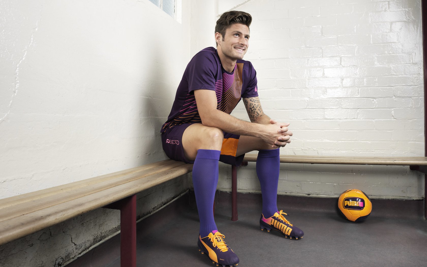 特色足球文化旅游周成为城市文化品牌的重要组成部分,足球文化设计