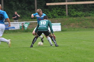 爱游戏平台-中国足球比赛中变阵时机选择与临场判断能力研究，足球比赛阵型演变的几个阶段