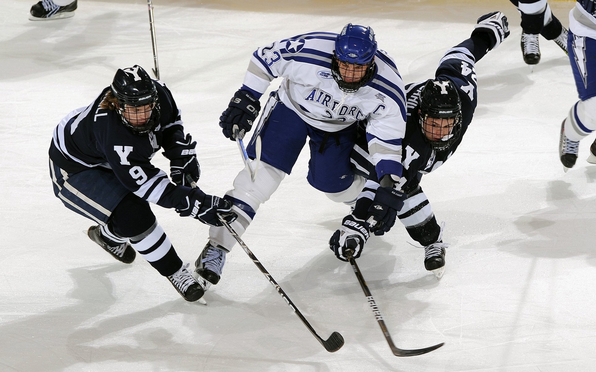 商务部就中美飞机贸易谈判:最大障碍在于美方单边限制措施,中美合作制造飞机协议生效